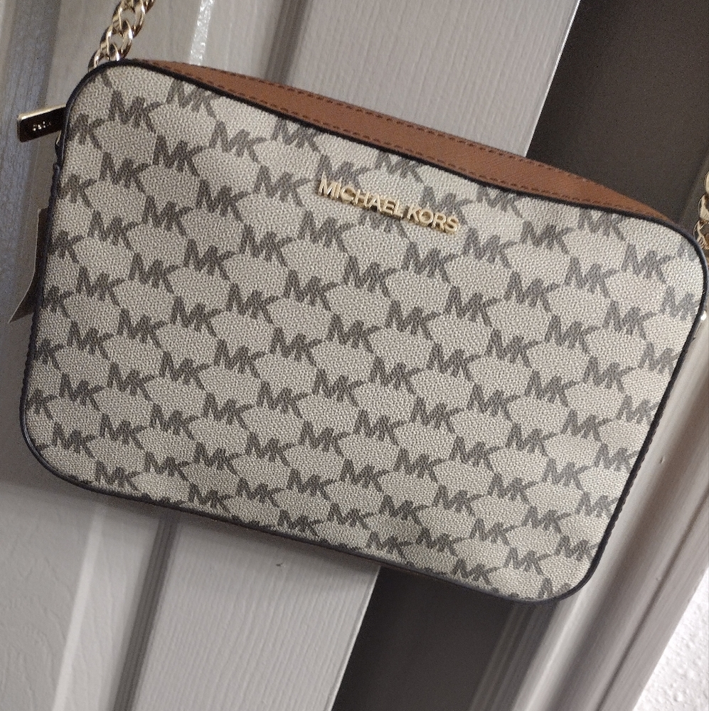 Michael kors jet set crossbody